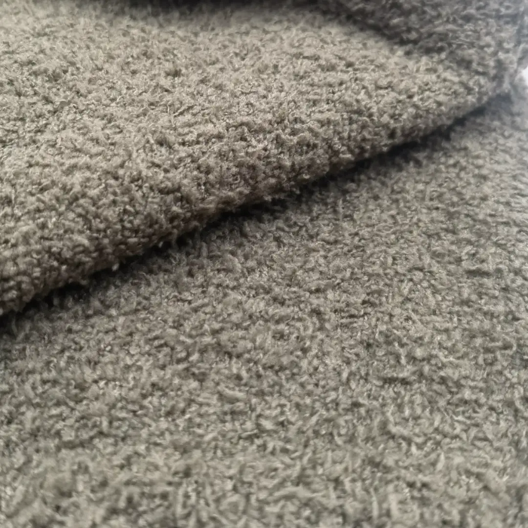 China Yarn for Ladies Vest (Sweater),Round Neck Pullover (Sweater),Dresses (Pullover) (Sweater) Teddy Yarn Fancy Yarn Recycled Polyester Deep green color buy from China wholesaler bulk order at wholesale price free worldwide shipping Alibaba