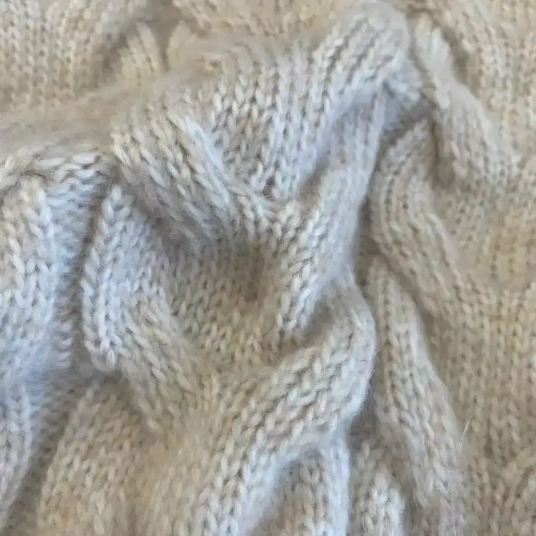 China Yarn for Open Cardigan (Sweater) Air Spun Yarn Fancy Yarn Recycled Polyester CREAMY WHITE color buy from China wholesaler bulk order at wholesale price free worldwide shipping Alibaba