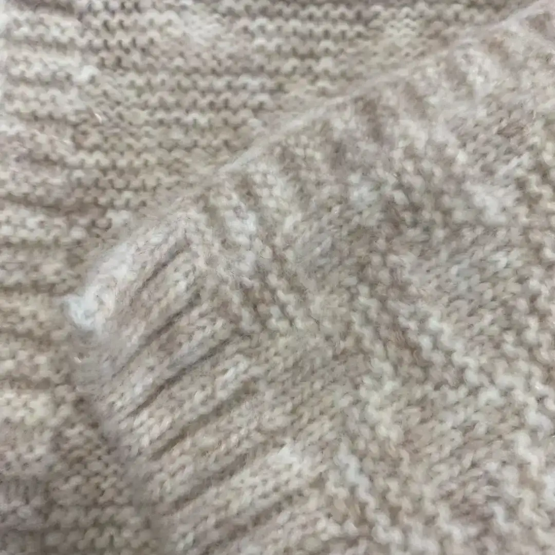 China Yarn for Open Cardigan (Sweater) Air Spun Yarn Fancy Yarn Recycled Polyester Polyester Acrylic Wool ECRU color buy from China wholesaler bulk order at wholesale price free worldwide shipping Alibaba