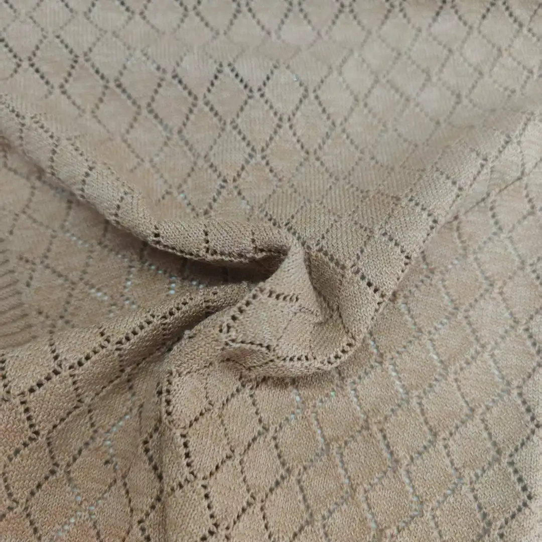 China Yarn for Crop Top,Hoodie,Full-Zipper Cardigan (Sweater),Half-Zipper Cardigan (Sweater) Ring Spun Regular Yarn Cotton Recycled Polyester off-white，Brown color buy from China wholesaler bulk order at wholesale price free worldwide shipping Alibaba