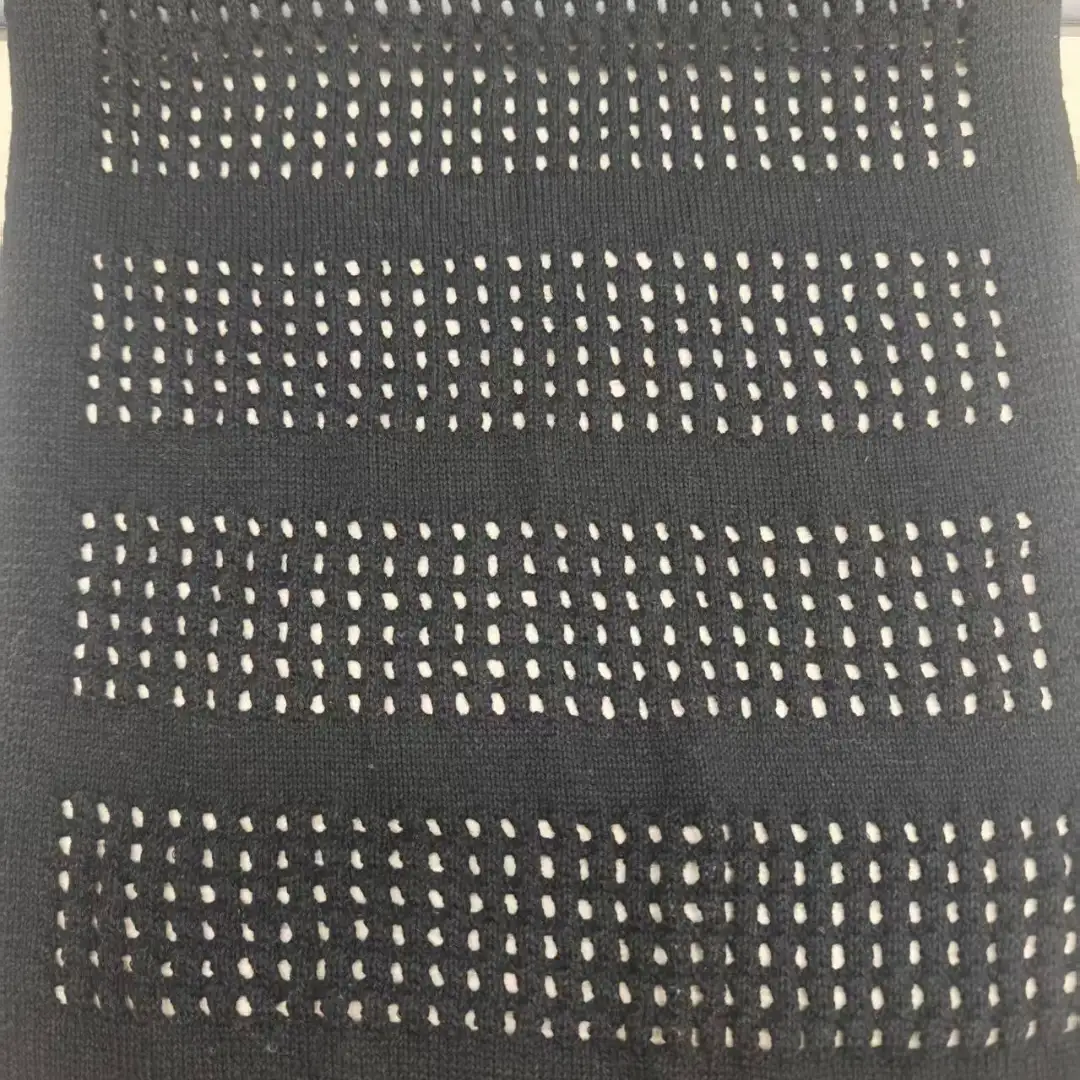 China Yarn for Open Cardigan (Sweater),Half-Zipper Cardigan (Sweater),Shirt Half Sleeve Zipper (Sweater) Core Spun Yarn Regular Yarn Viscose Recycled Polyester blue，black color buy from China wholesaler bulk order at wholesale price free worldwide shipping Alibaba