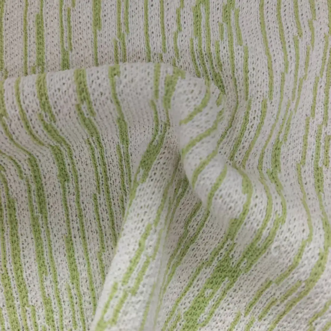 China Yarn for Hoodie  (Sweater),Dresses (Cardigan Open) (Sweater),Women's Pants (Sweater),Skirt (Sweater) Core Spun Yarn Regular Yarn Recycled Polyester Green，White color buy from China wholesaler bulk order at wholesale price free worldwide shipping Alibaba