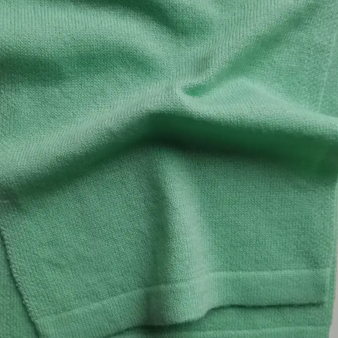 China Yarn for Ladies Vest (Sweater),Full-Zipper Cardigan (Sweater),Polo T-shirt (Sweater),Roll Neck Jumper (Sweater),U-Neck Cardigan (Sweater) Worsted Spun Regular Yarn RWS Wool POLYLANA Green color buy from China wholesaler bulk order at wholesale price free worldwide shipping Alibaba