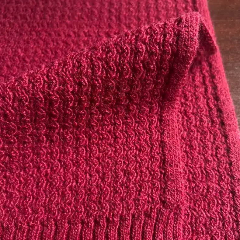 China Yarn for Ladies Vest (Sweater),Full-Zipper Cardigan (Sweater),Round Neck Pullover (Sweater),Women's Pants (Sweater) Roving Yarn Fancy Yarn Acrylic Nylon Merino Wool Polyester 红色 color buy from China wholesaler bulk order at wholesale price free worldwide shipping Alibaba