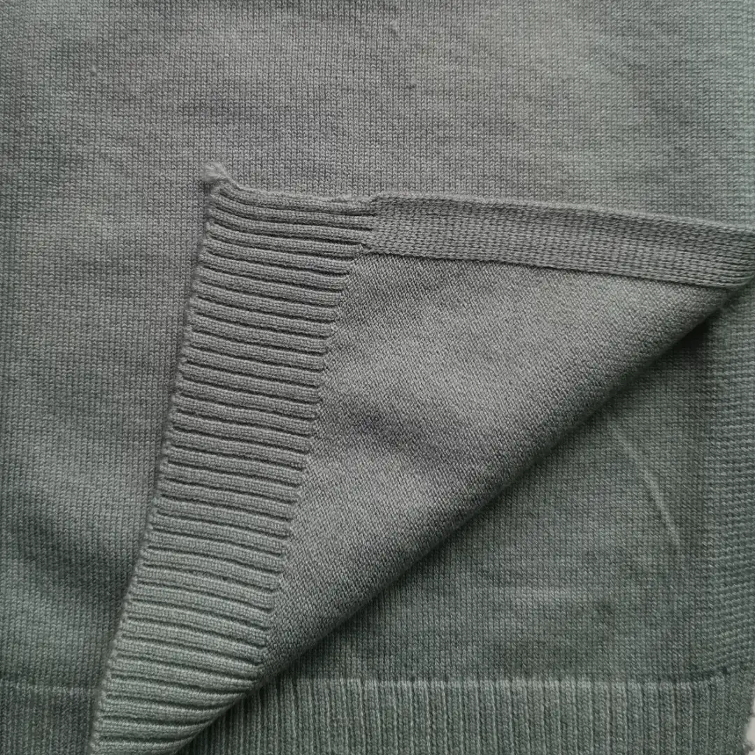 China Yarn for Ladies Vest (Sweater),Dresses (Cardigan Button) (Sweater),Kids Button Cami Top (Sweater),Back Button Strappy Vest (Sweater),Kids Scalloped Hemline Vest (Sweater) Core Spun Yarn Regular Yarn Polyester Viscose Nylon Green color buy from China wholesaler bulk order at wholesale price free worldwide shipping Alibaba