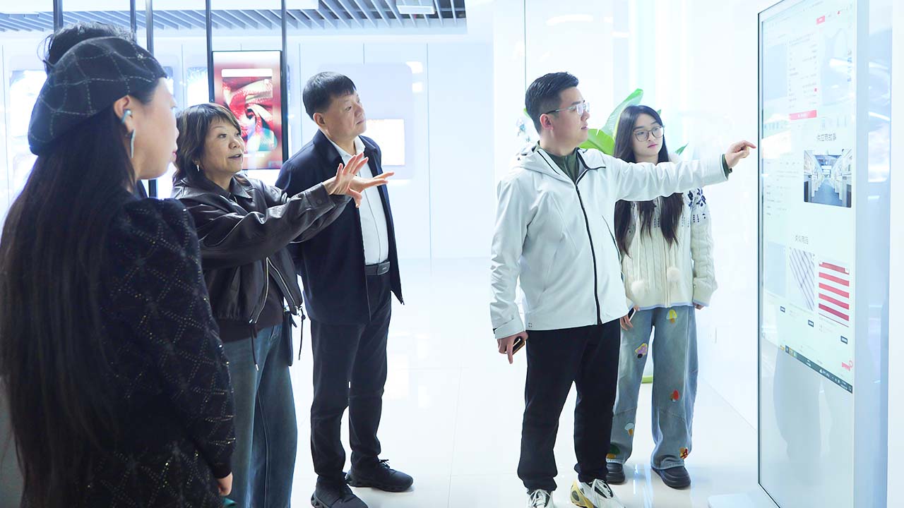 Threadify Hosts Delegation from Gaojing Education Group & Shaanxi Fashion Engineering College_03