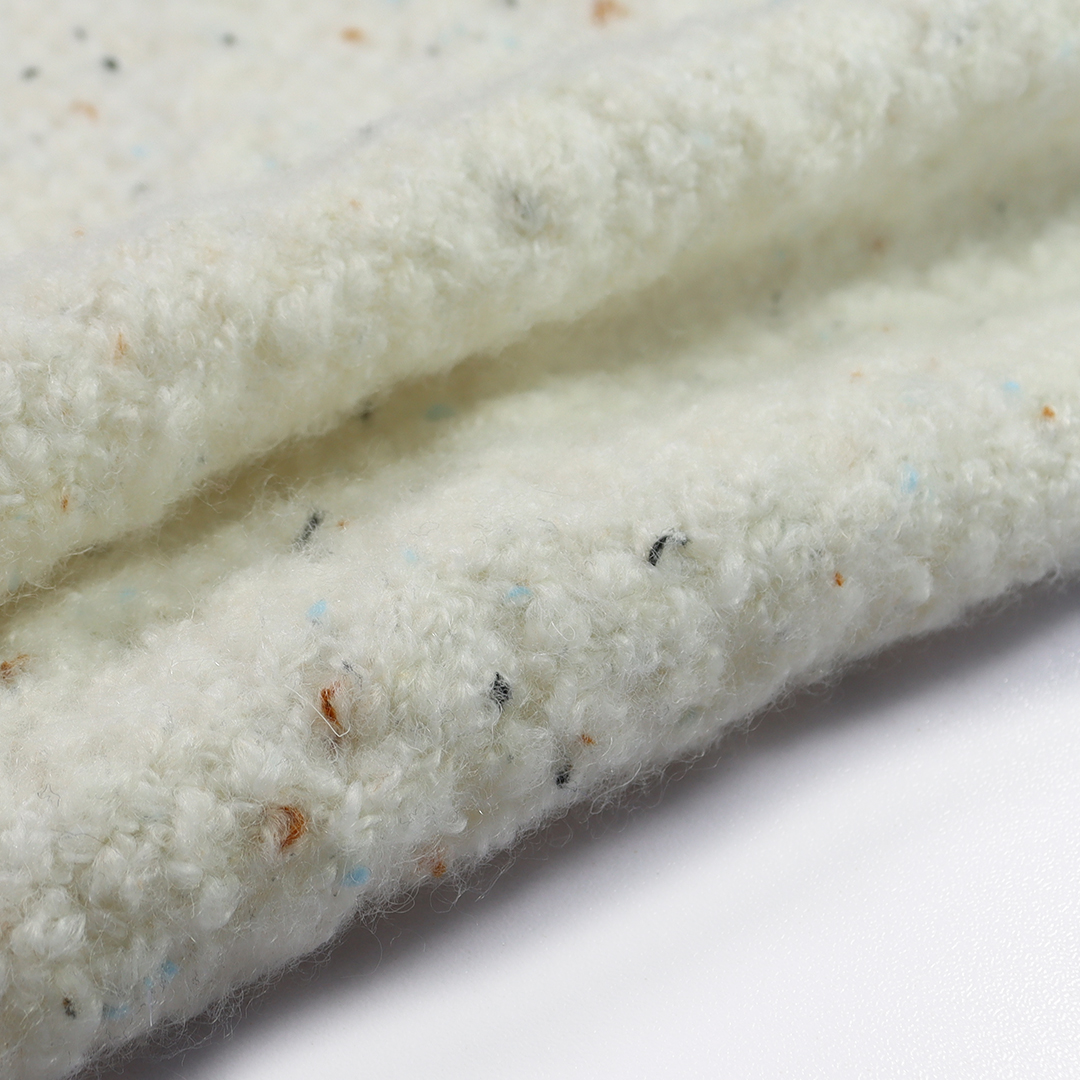 China Yarn for Ladies Vest (Sweater),Dresses (Cardigan Button) (Sweater) Mossy Yarn Fancy Yarn Recycled Polyester Polyester Nylon Wool Spandex White color buy from China wholesaler bulk order at wholesale price free worldwide shipping Alibaba