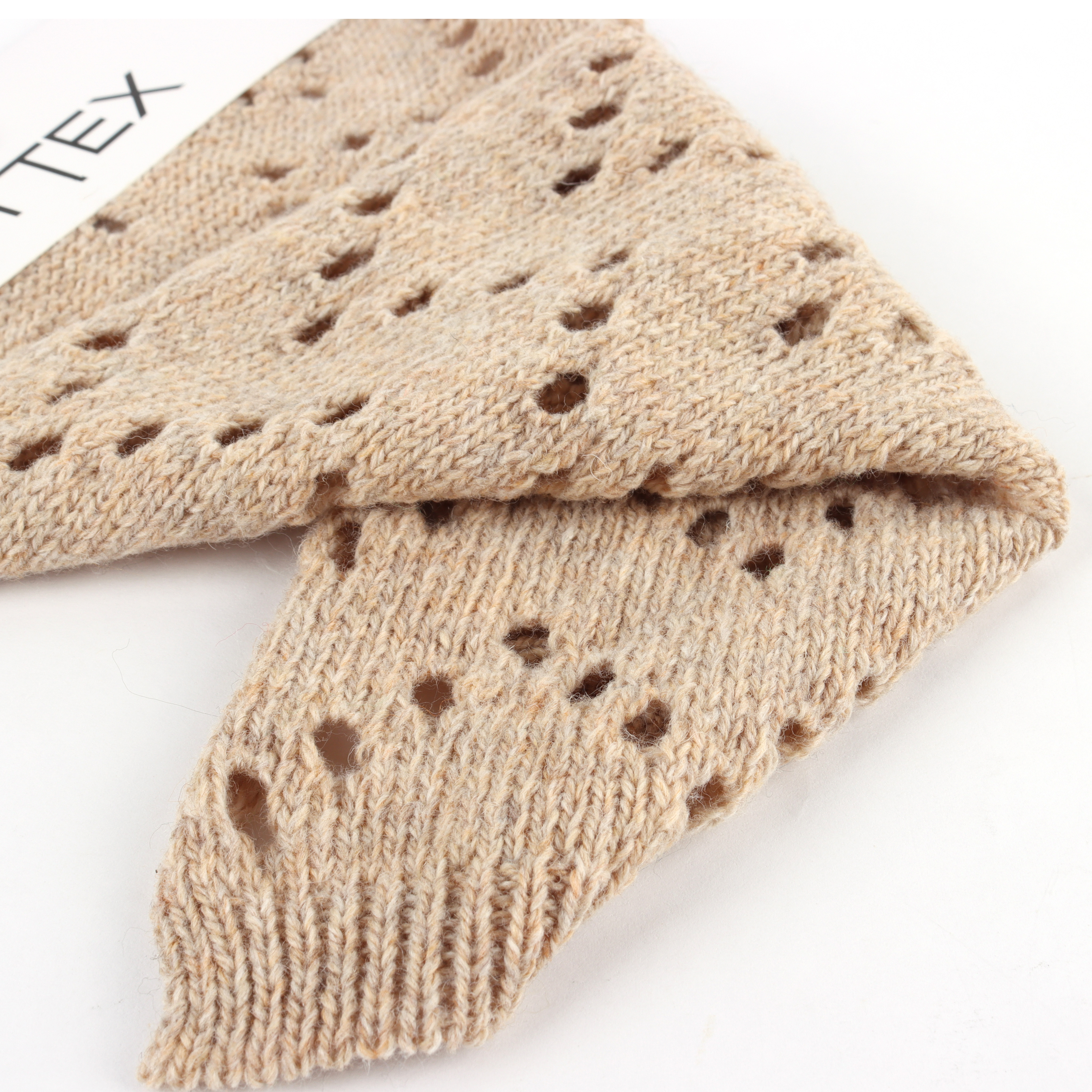 China Yarn for Knitted Jacket (Sweater),Hoodie  (Sweater),Half-Zipper Cardigan (Sweater) Woollen Spun Regular Yarn Cotton Nylon Wool Bewon color buy from China wholesaler bulk order at wholesale price free worldwide shipping Alibaba