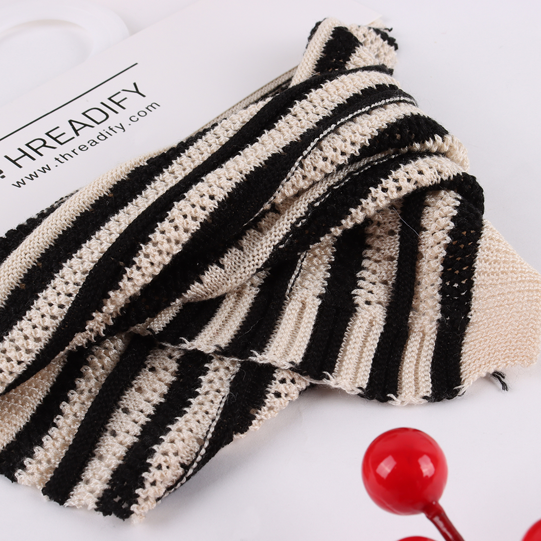 China Yarn for Polo T-shirt (Sweater),Crew Neck Pullover (Sweater),Half-Zipper Cardigan (Sweater) Semi-Worsted Spun Regular Yarn Tencel White Black color buy from China wholesaler bulk order at wholesale price free worldwide shipping Alibaba
