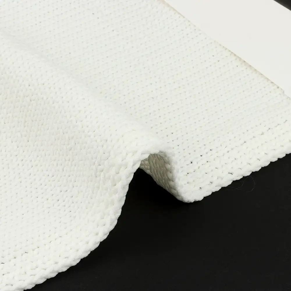 China Yarn for Half-Zipper Cardigan (Sweater),Knitted Trousers (Sweater),Knitted Jacket (Sweater) Core Filling Yarn Fancy Yarn Polyester white color buy from China wholesaler bulk order at wholesale price free worldwide shipping Alibaba