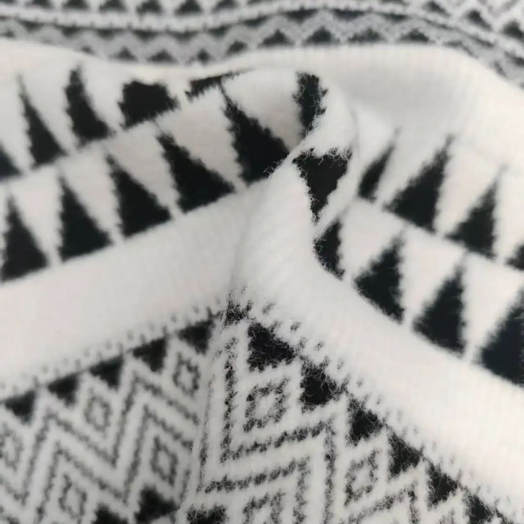 China Yarn for Half-Zipper Cardigan (Sweater),Dresses (Cardigan Open) (Sweater),Sweatshirt,Open Waistcoat Feather Yarn Fancy Yarn Nylon 白色和黑色 color buy from China wholesaler bulk order at wholesale price free worldwide shipping Alibaba