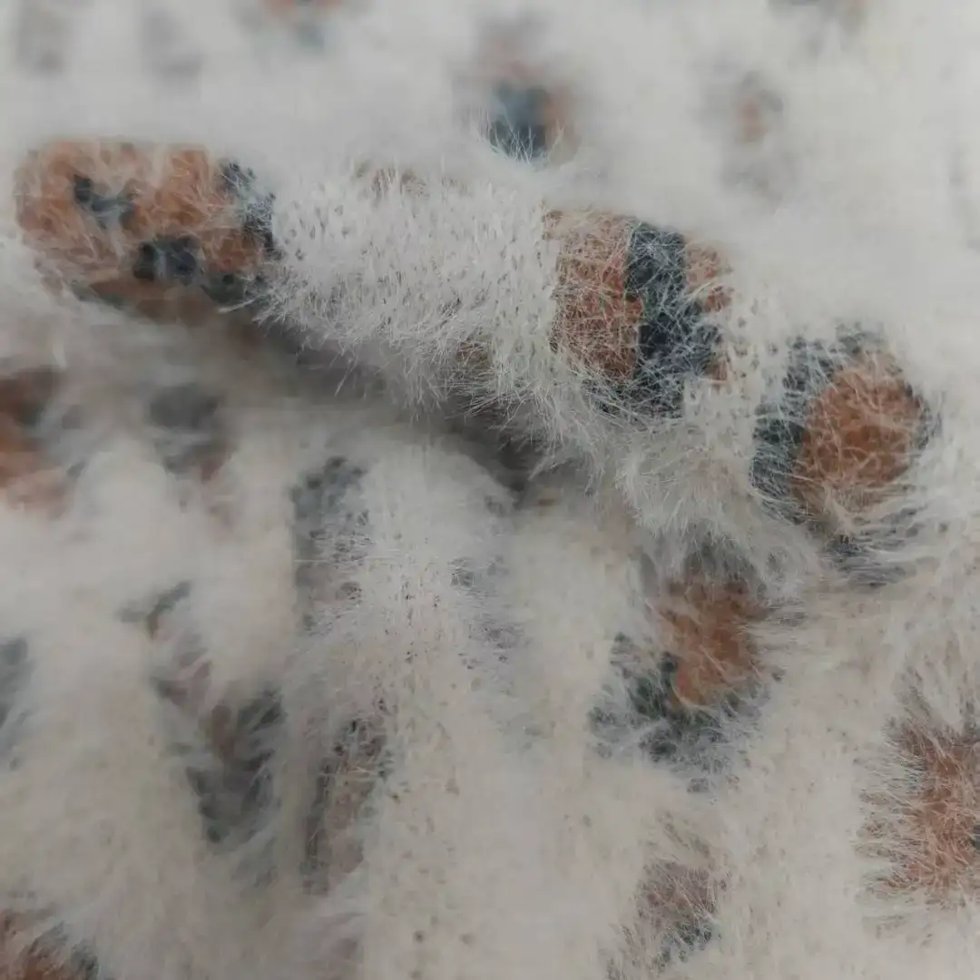 China Yarn for Full-Zipper Cardigan (Sweater),Half-Zipper Cardigan (Sweater),Shirt Long Sleeve Button (Sweater) Cat Feather Yarn Fancy Yarn Polyester Recycled Polyester white,BROWN.BLACK color buy from China wholesaler bulk order at wholesale price free worldwide shipping Alibaba