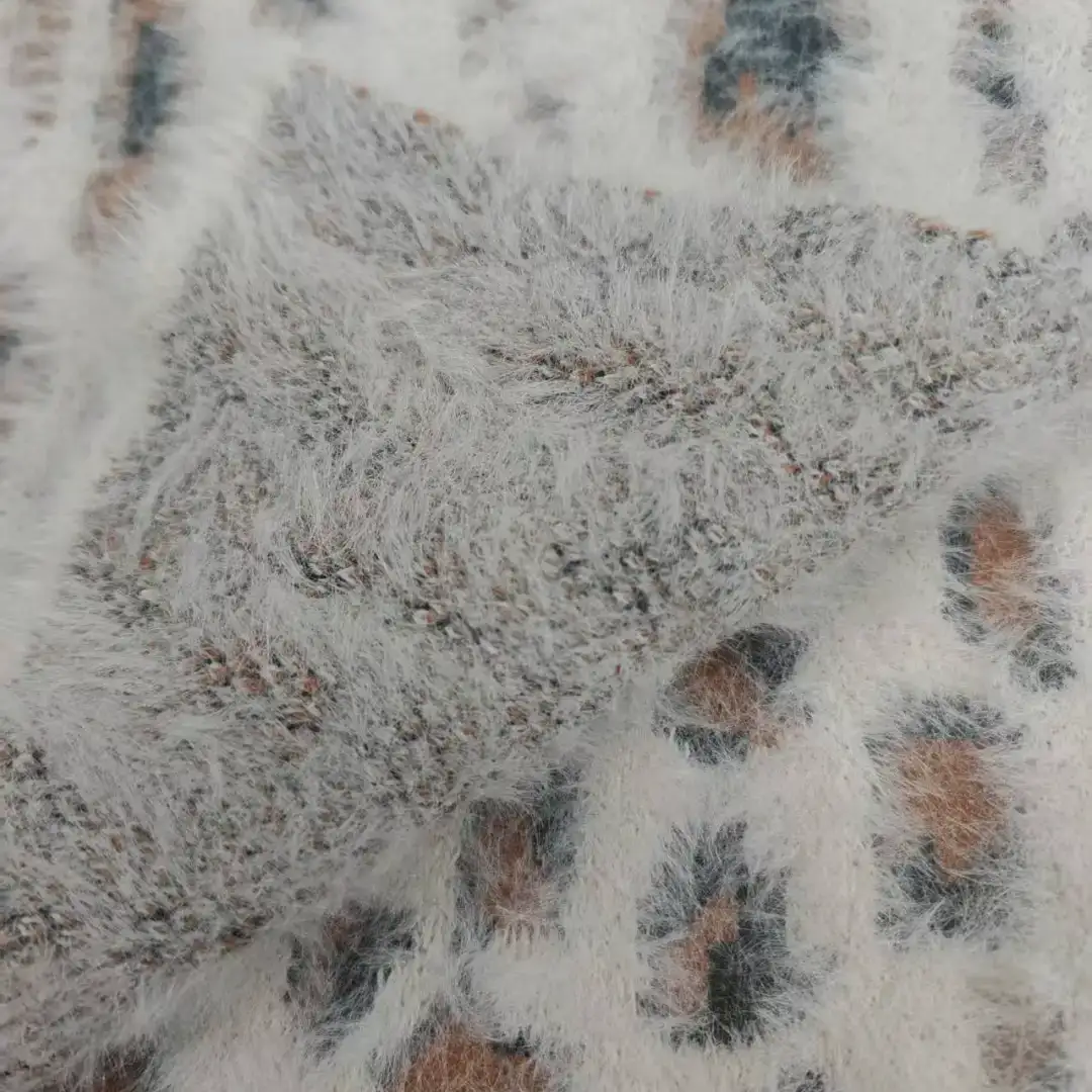 China Yarn for Full-Zipper Cardigan (Sweater),Half-Zipper Cardigan (Sweater),Shirt Long Sleeve Button (Sweater) Cat Feather Yarn Fancy Yarn Polyester Recycled Polyester white,BROWN.BLACK color buy from China wholesaler bulk order at wholesale price free worldwide shipping Alibaba