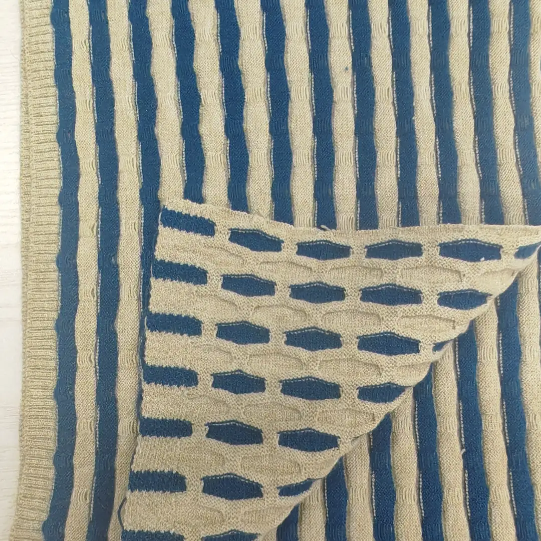 China Yarn for Crop Top,Hoodie,Full-Zipper Cardigan (Sweater),Half-Zipper Cardigan (Sweater) Core Spun Yarn Regular Yarn Eco Vero Recycled Polyester PBT Beige and navy blue color buy from China wholesaler bulk order at wholesale price free worldwide shipping Alibaba