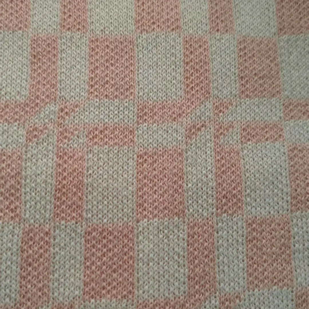 China Yarn for Ladies Vest (Sweater),Open Cardigan (Sweater),T-shirt (Sweater),Polo T-shirt (Sweater),Loungewear Core Spun Yarn Regular Yarn Polyester 粉色 color buy from China wholesaler bulk order at wholesale price free worldwide shipping Alibaba