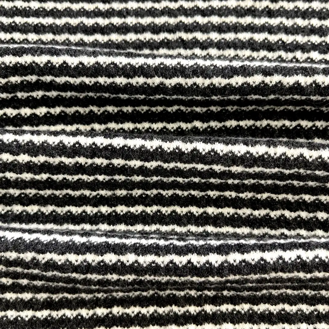 China Yarn for Shirt,Tank Top,Crop Top,Yoga Clothes,Ladies Vest (Sweater),Loungewear Core Spun Yarn Regular Yarn Polyester Polyamide Acrylic 黑白 color buy from China wholesaler bulk order at wholesale price free worldwide shipping Alibaba