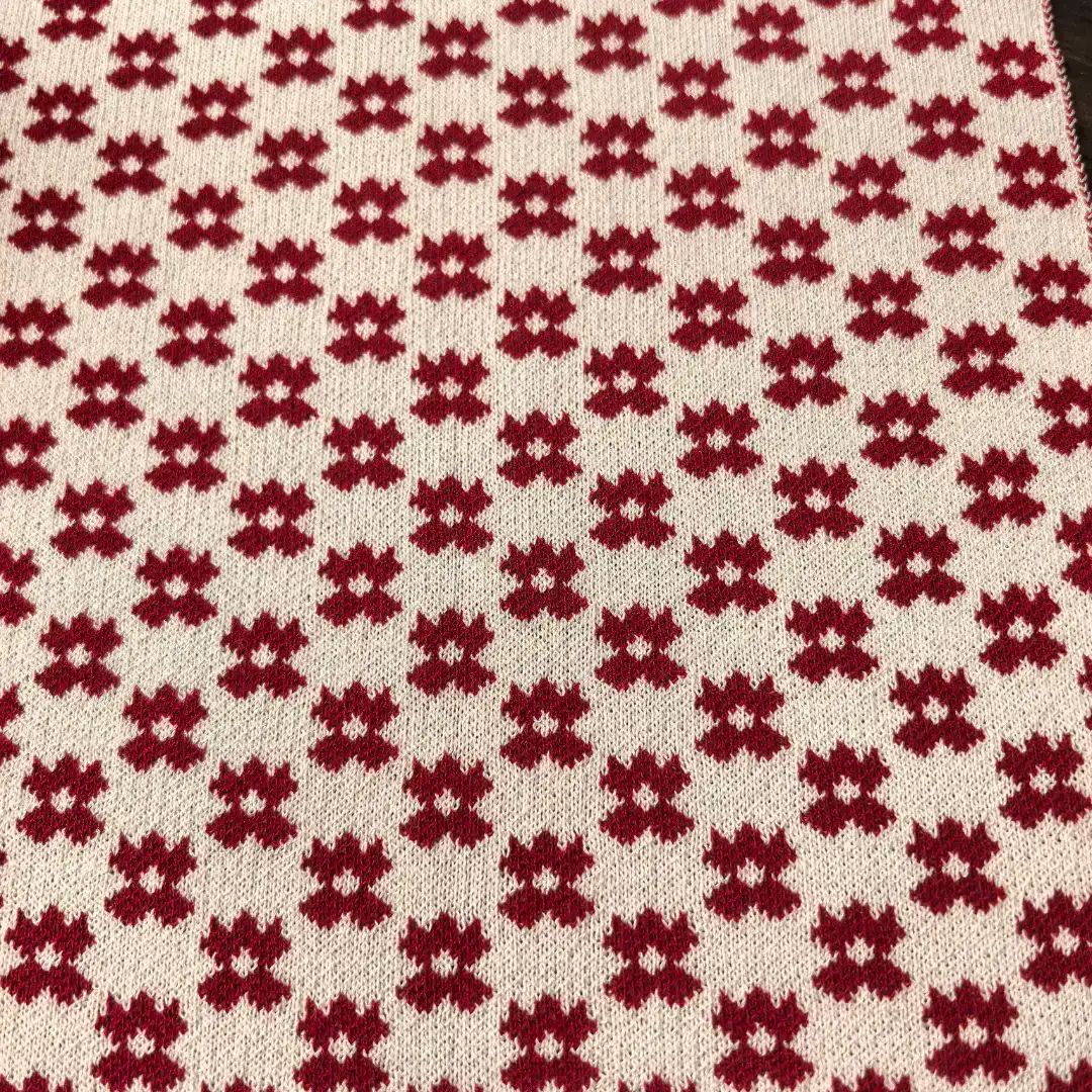 China Yarn for Ladies Vest (Sweater),Round Neck Pullover (Sweater),Women's Pants (Sweater),Roll Neck Jumper (Sweater) Double Twist Spun Regular Yarn Recycled Polyester Liva Eco Viscose cream/Red color buy from China wholesaler bulk order at wholesale price free worldwide shipping Alibaba