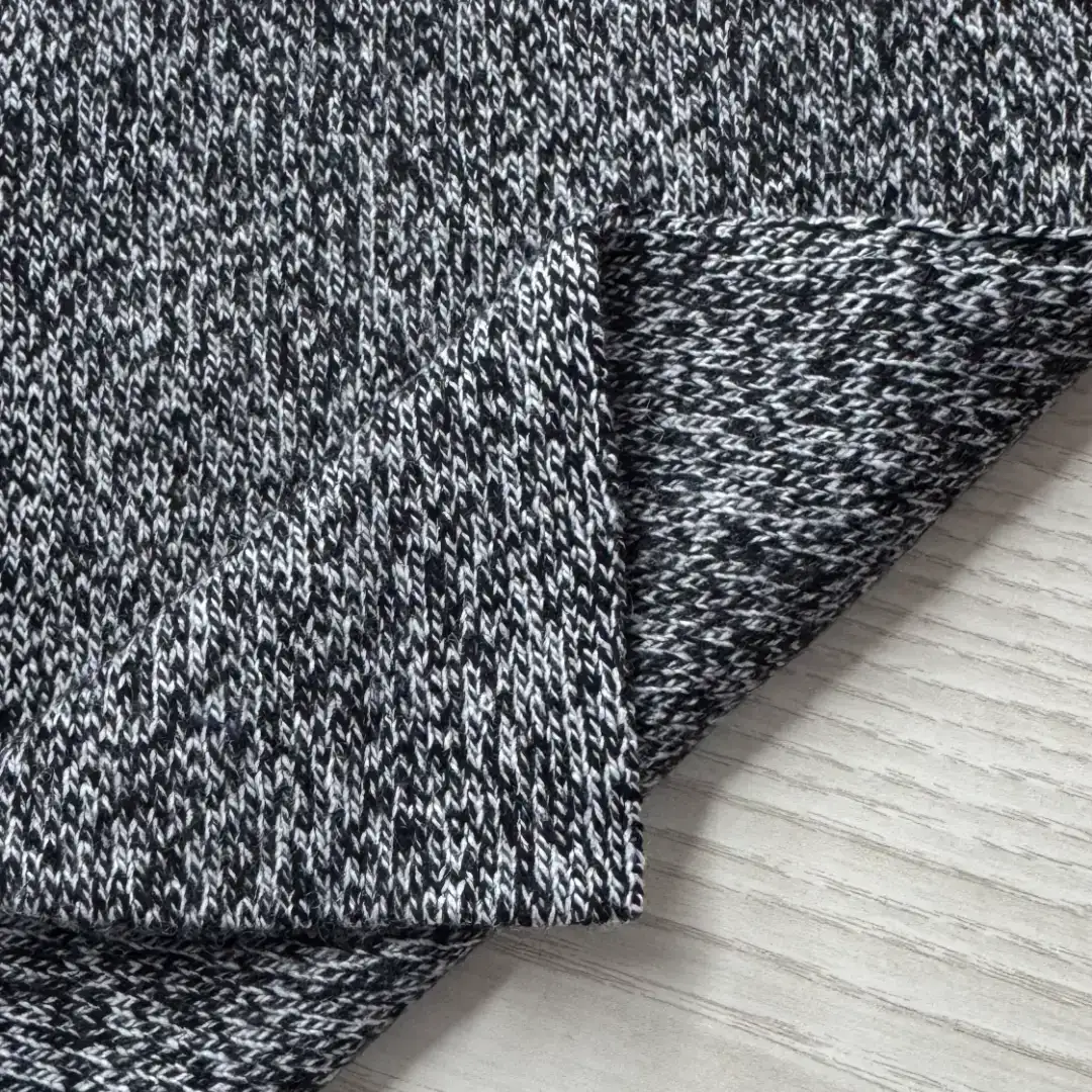 China Yarn for Ladies Vest (Sweater),Men’s Vest (Sweater) Core Spun Yarn Regular Yarn Viscose Polyester Nylon GRAY color buy from China wholesaler bulk order at wholesale price free worldwide shipping Alibaba
