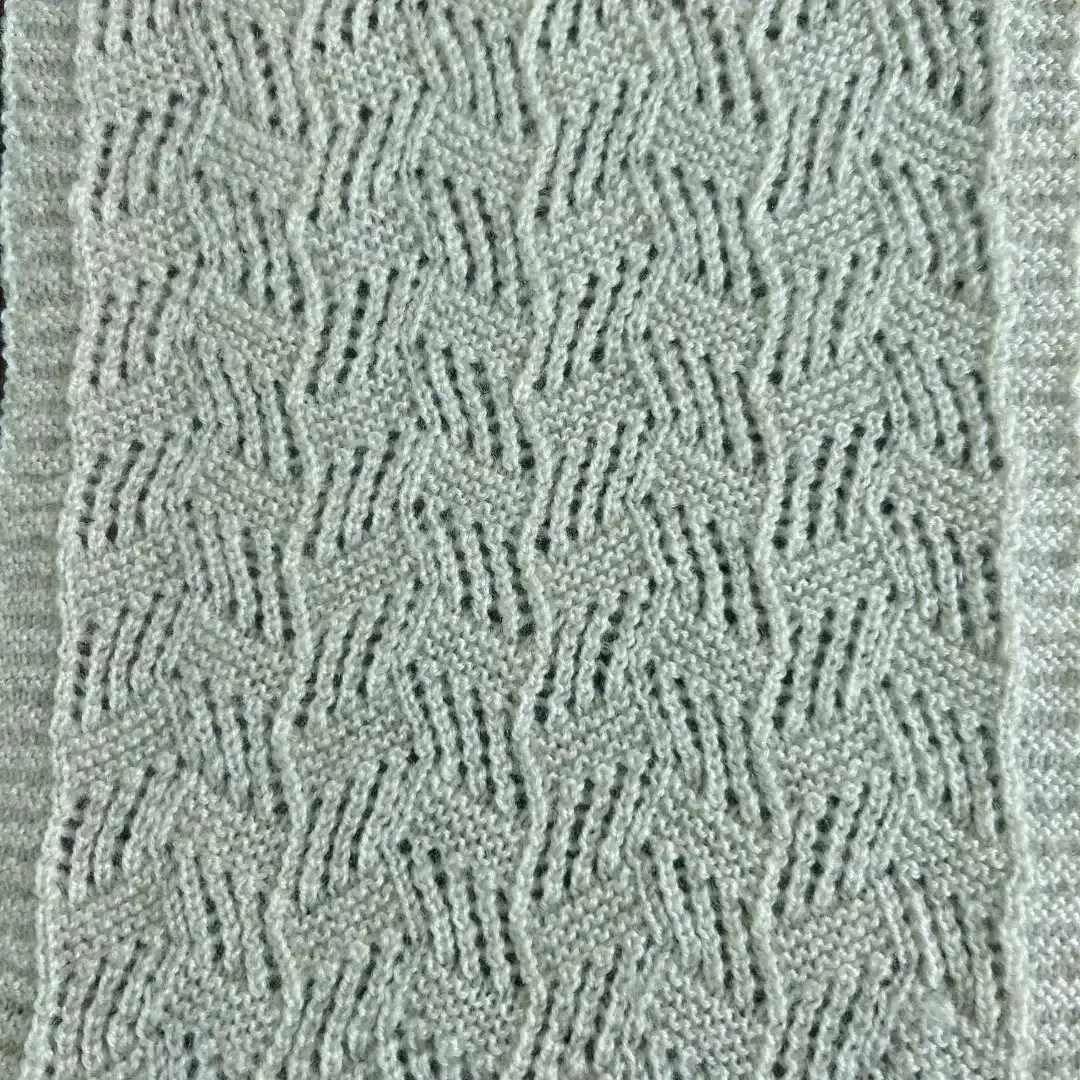 China Yarn for Ladies Vest (Sweater),Men’s Vest (Sweater),Open Cardigan (Sweater),Full-Zipper Cardigan (Sweater),Half-Zipper Cardigan (Sweater) Roving Yarn Fancy Yarn Merino Wool OFF-white color buy from China wholesaler bulk order at wholesale price free worldwide shipping Alibaba