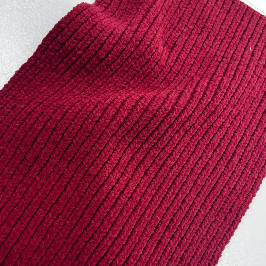 China Yarn for Full-Zipper Cardigan (Sweater),Knitted Jacket (Sweater),Men's Pants (Sweater),Women's Pants (Sweater) Matt Chenille Fancy Yarn Polyester Red color buy from China wholesaler bulk order at wholesale price free worldwide shipping Alibaba