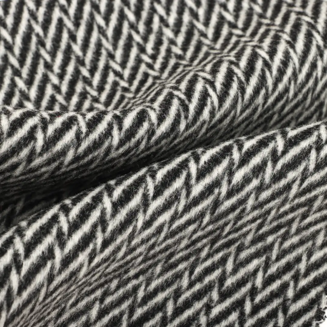 China Fabric for Overcoat,Skirt ,Waist coat Woolen Herringbone Woolen Wool Other black-white color buy from China wholesaler bulk order at wholesale price free worldwide shipping Alibaba