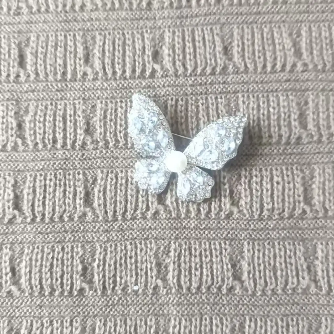 China Yarn for Hoodie,Open Cardigan (Sweater),Full-Zipper Cardigan (Sweater),Half-Zipper Cardigan (Sweater),Round Neck Pullover (Sweater),Crew Neck Pullover (Sweater),Crop Top Pullover (Sweater),Dresses (Cardigan Open) (Sweater),Dresses (Cardigan Button) (Sweater) Mossy Yarn Fancy Yarn Acrylic Wool brown color buy from China wholesaler bulk order at wholesale price free worldwide shipping Alibaba