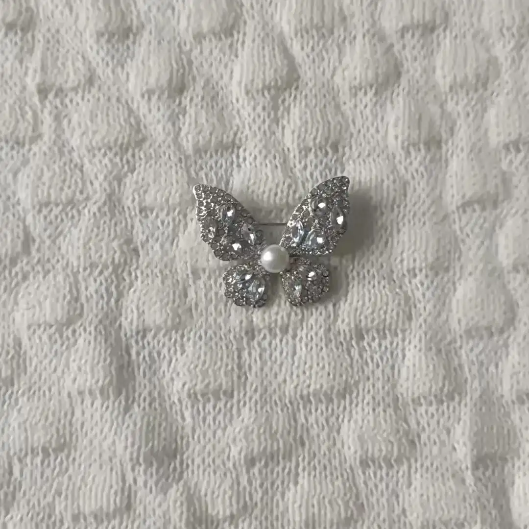 China Yarn for Hoodie,Open Cardigan (Sweater),Full-Zipper Cardigan (Sweater),Half-Zipper Cardigan (Sweater),Round Neck Pullover (Sweater),Crop Top Pullover (Sweater),Dresses (Cardigan Open) (Sweater),Dresses (Cardigan Button) (Sweater),Dresses (Pullover) (Sweater) Mossy Yarn Fancy Yarn Cotton Acrylic off-white color buy from China wholesaler bulk order at wholesale price free worldwide shipping Alibaba