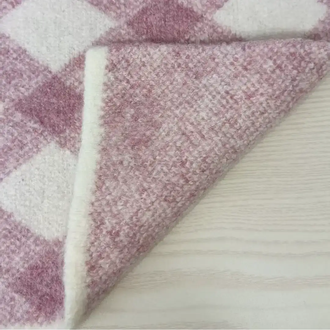 China Yarn for Ladies Vest (Sweater),Open Cardigan (Sweater),Hoodie  (Sweater),Knitted Leggings (Sweater),Men's Pants (Sweater) Mossy Yarn Fancy Yarn Wool Acrylic Polyester Nylon Spandex white+brown+deep blue color buy from China wholesaler bulk order at wholesale price free worldwide shipping Alibaba