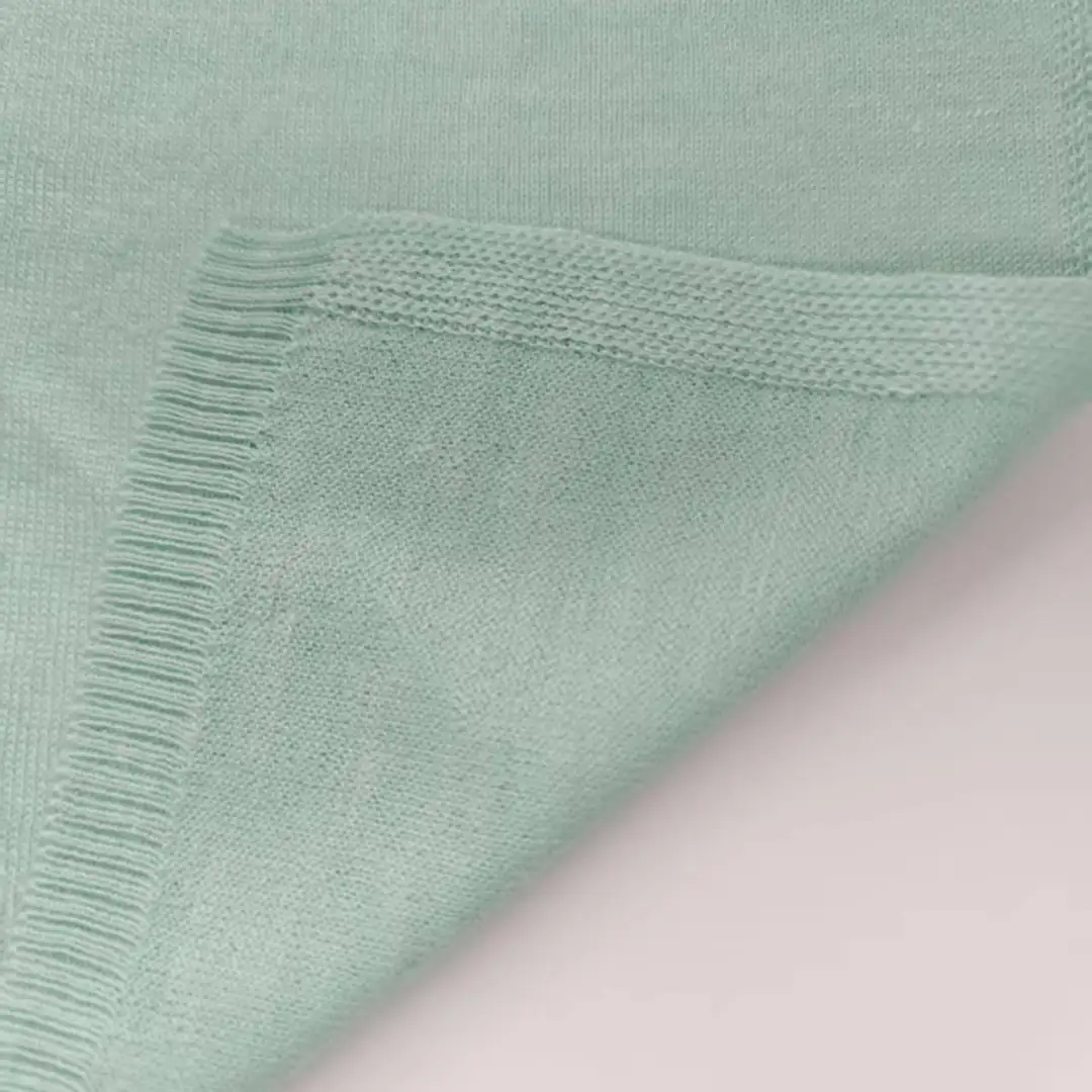 China Yarn for Shirt Half Sleeve Button (Sweater),Shirt Half Sleeve Zipper (Sweater),Knitted Jacket (Sweater),Round Neck Pullover (Sweater) Semi-Worsted Spun Regular Yarn Acrylic Wool Linen blue，green color buy from China wholesaler bulk order at wholesale price free worldwide shipping Alibaba