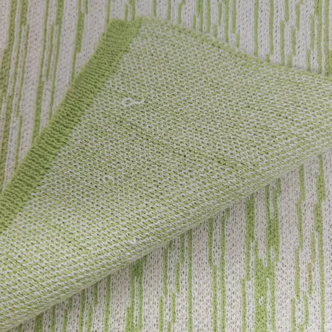 China Yarn for Hoodie  (Sweater),Dresses (Cardigan Open) (Sweater),Women's Pants (Sweater),Skirt (Sweater) Core Spun Yarn Regular Yarn Recycled Polyester Green，White color buy from China wholesaler bulk order at wholesale price free worldwide shipping Alibaba
