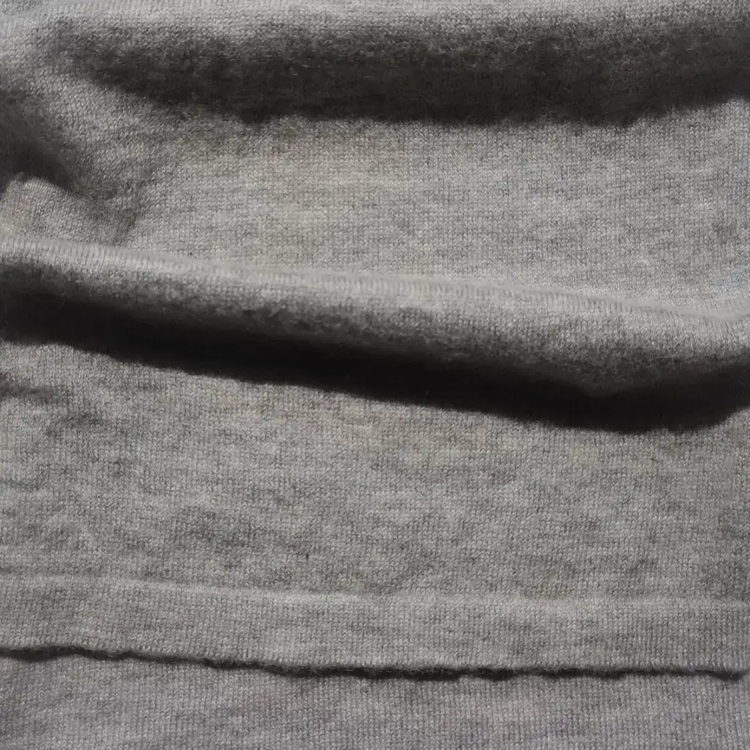 China Yarn for Ladies Vest (Sweater),Men’s Vest (Sweater),Knitted Jacket (Sweater),Round Neck Pullover (Sweater),Crew Neck Pullover (Sweater),Kids Crew-Neck Cardigan (Sweater),Roll Neck Jumper (Sweater) Worsted Spun Regular Yarn RWS Wool Recycled Nylon Grey Mel/Dark Grey color buy from China wholesaler bulk order at wholesale price free worldwide shipping Alibaba