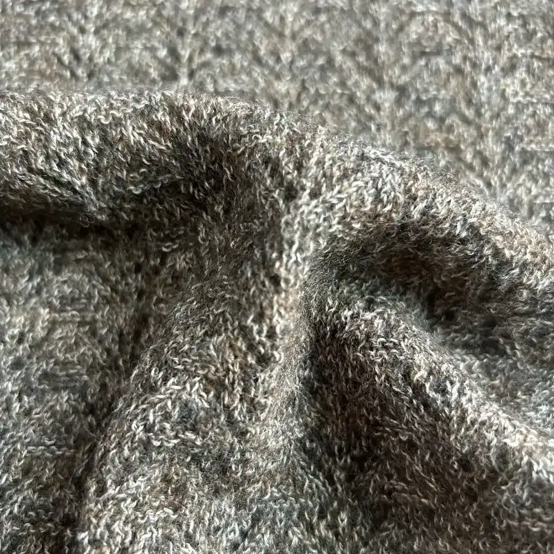 China Yarn for Men’s Vest (Sweater),Open Cardigan (Sweater),Half-Zipper Cardigan (Sweater),Versatile Crew-Neck Knit Tank (Sweater) Mossy Yarn Fancy Yarn Merino Wool Cotton 驼色 color buy from China wholesaler bulk order at wholesale price free worldwide shipping Alibaba