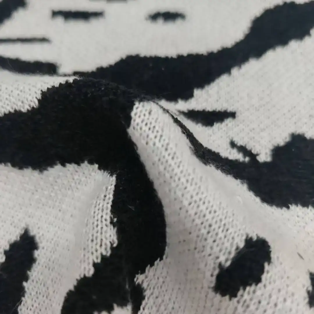 China Yarn for Open Cardigan (Sweater),Full-Zipper Cardigan (Sweater),Half-Zipper Cardigan (Sweater) Shiny Chenille Fancy Yarn Polyester black，white color buy from China wholesaler bulk order at wholesale price free worldwide shipping Alibaba