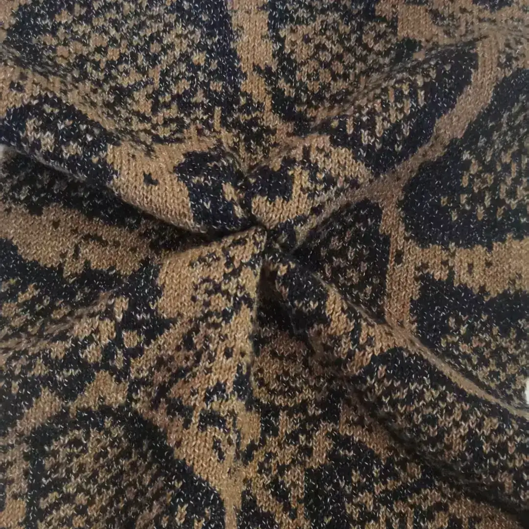 China Yarn for Open Cardigan (Sweater),Full-Zipper Cardigan (Sweater),Knitted Jacket (Sweater),Round Neck Pullover (Sweater) Core Spun Yarn Regular Yarn BCI Cotton Polyester Black/Brown color buy from China wholesaler bulk order at wholesale price free worldwide shipping Alibaba