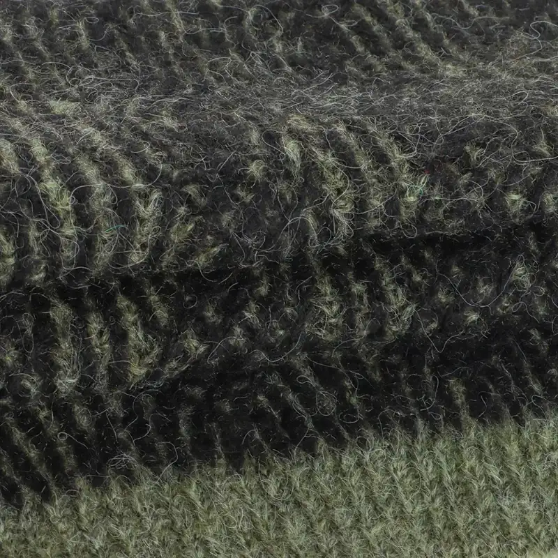 Mossy Yarn 50%Wool 24%Nylon 24%Polyester 2%Spandex 1/11SNm green with black