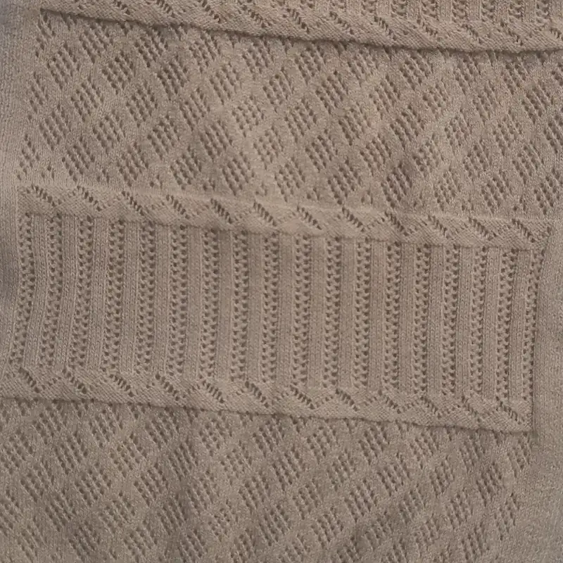 China Yarn for Crop Top,Open Cardigan (Sweater),Full-Zipper Cardigan (Sweater),Half-Zipper Cardigan (Sweater) Semi-Worsted Spun Regular Yarn Cotton Silk White, red, brown color buy from China wholesaler bulk order at wholesale price free worldwide shipping Alibaba