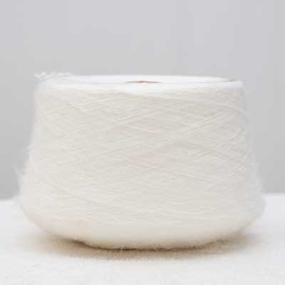 Mossy Yarn 62%Acrylic 28%Nylon 8%Wool 2%Spandex 1/8.5SNm White