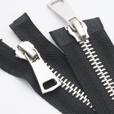 Black - Metal Zipper - 4 cm - 3 tpi - close end