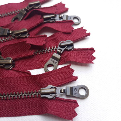 Red - Metal Zipper - 12 cm - 3 tpi - close end