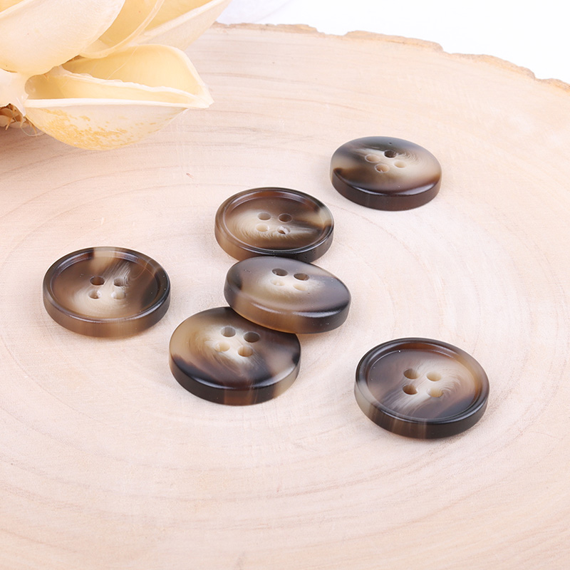 Brown - Resin Button - 32 ligne 20.5 mm