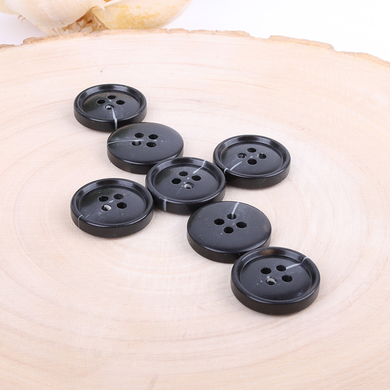 Black - Resin Button - 32 ligne 20.5 mm