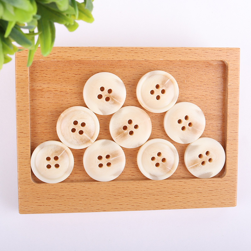 Brown - Resin Button - 32 ligne 20.5 mm