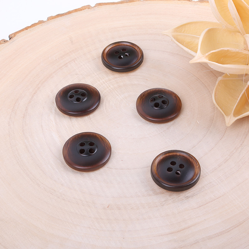 Brown - Resin Button - 32 ligne 20.5 mm