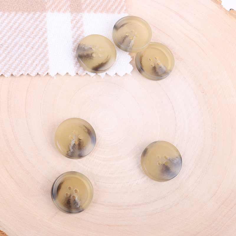 Light Brown - Plastic Button - 32 ligne 20.5 mm