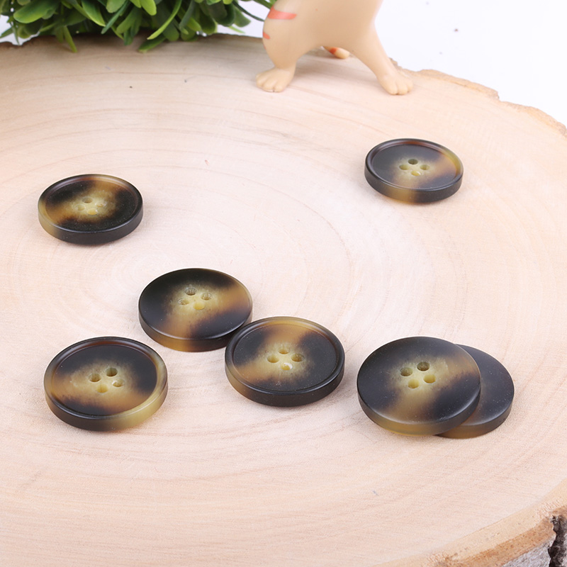 Brown - Resin Button - 32 ligne 20 mm