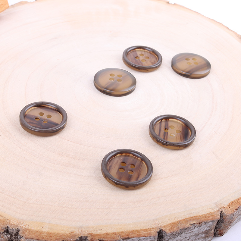 Brown - Resin Button - 32 ligne 20 mm