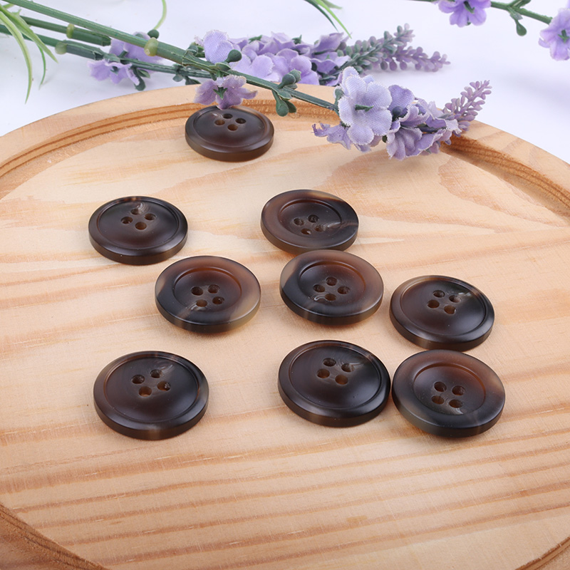 Brown - Plastic Button - 32 ligne 20.5 mm