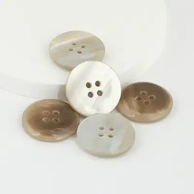 Cream - Resin Button - 32 ligne 20 mm