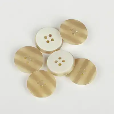 Cream - Resin Button - 32 ligne 20 mm