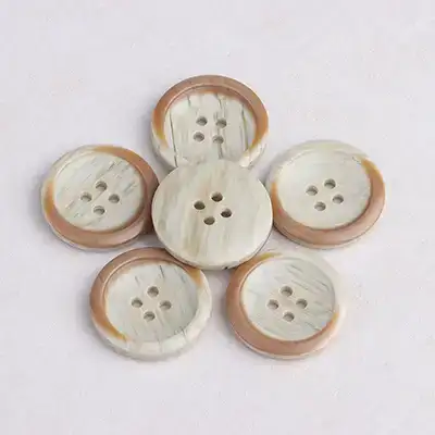 Cream - Resin Button - 40 ligne 25.5 mm